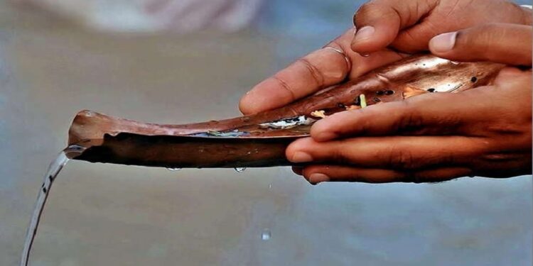 Pitru Paksha 2025: Significance of Offering Water to Ancestors and the Rituals to Follow