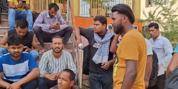 Over 300 Youths Duped of Rs 3 Crore with Fake Visas and Overseas Work Promises, FIR Filed Against Five