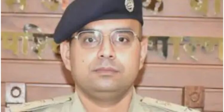 Three Panther Police Personnel Arrested in Bettiah for Extortion While Drunk on Night Patrol