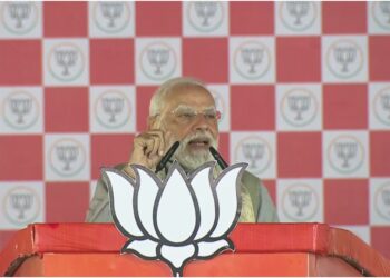 PM Modi Arrives in Bihar, Set to Electrify Muzaffarpur and Chhapra Rallies as NDA Boosts Election Campaign