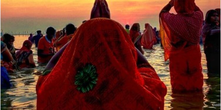 Woman Dies of Heart Attack While Offering Arghya; Two Youths Drown in River During Chhath Puja
