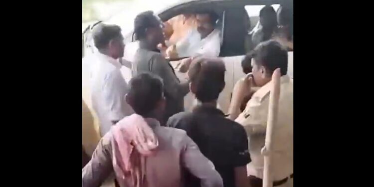 Anand Mohan video villagers confront