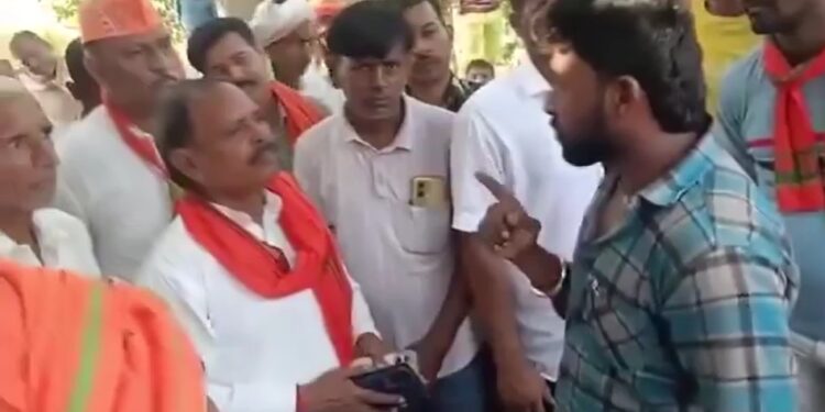 Bhabhua youth confronts MLA Bind