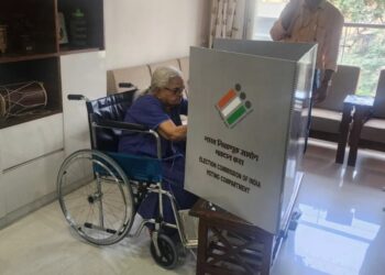 Bihar Elections 2025: 567 Elderly and Disabled Voters Cast Ballots from Home in Patna Under EC Initiative