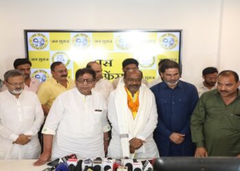 Jan Suraaj Gains Major Seemanchal Face as Sarfaraz Alam Joins Prashant Kishor