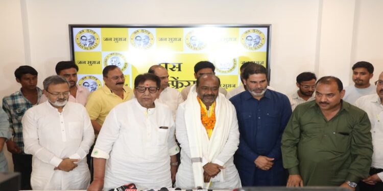 Jan Suraaj Gains Major Seemanchal Face as Sarfaraz Alam Joins Prashant Kishor