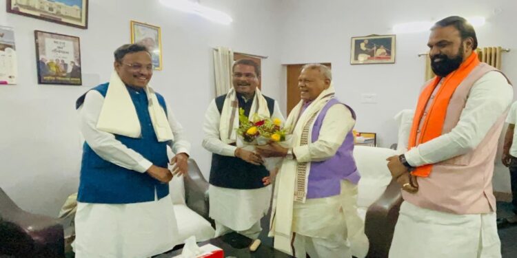 Dharmendra Pradhan Meets Jitan Ram Manjhi and Lalan Singh to Resolve Seat-Sharing Hurdles in NDA