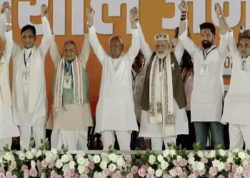 Bihar Elections: PM Modi Publicly Bypasses Chirag Paswan To Bring Nitish Kumar First in Samastipur Rally