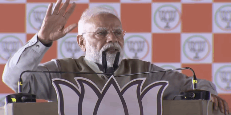 PM Modi Calls Grand Alliance Manifesto a ‘Rate List of Corruption and Crime’ in Bihar’s Chhapra Rally