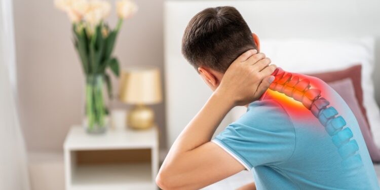 Bending Your Neck Over Phones and Laptops Linked to Rising Cervical Risk in Teens