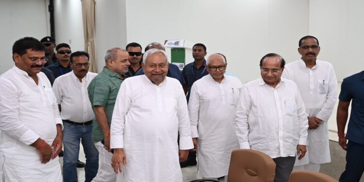 Nitish Kumar Chairs Key JD (U) Strategy Meet in Patna Ahead of NDA Seat-Sharing Announcement