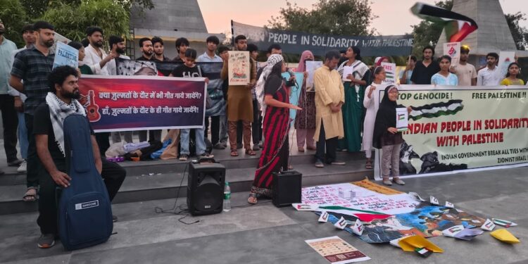 Peaceful Pro-Palestine Demonstration Held at Patna’s Buddha Smriti Park