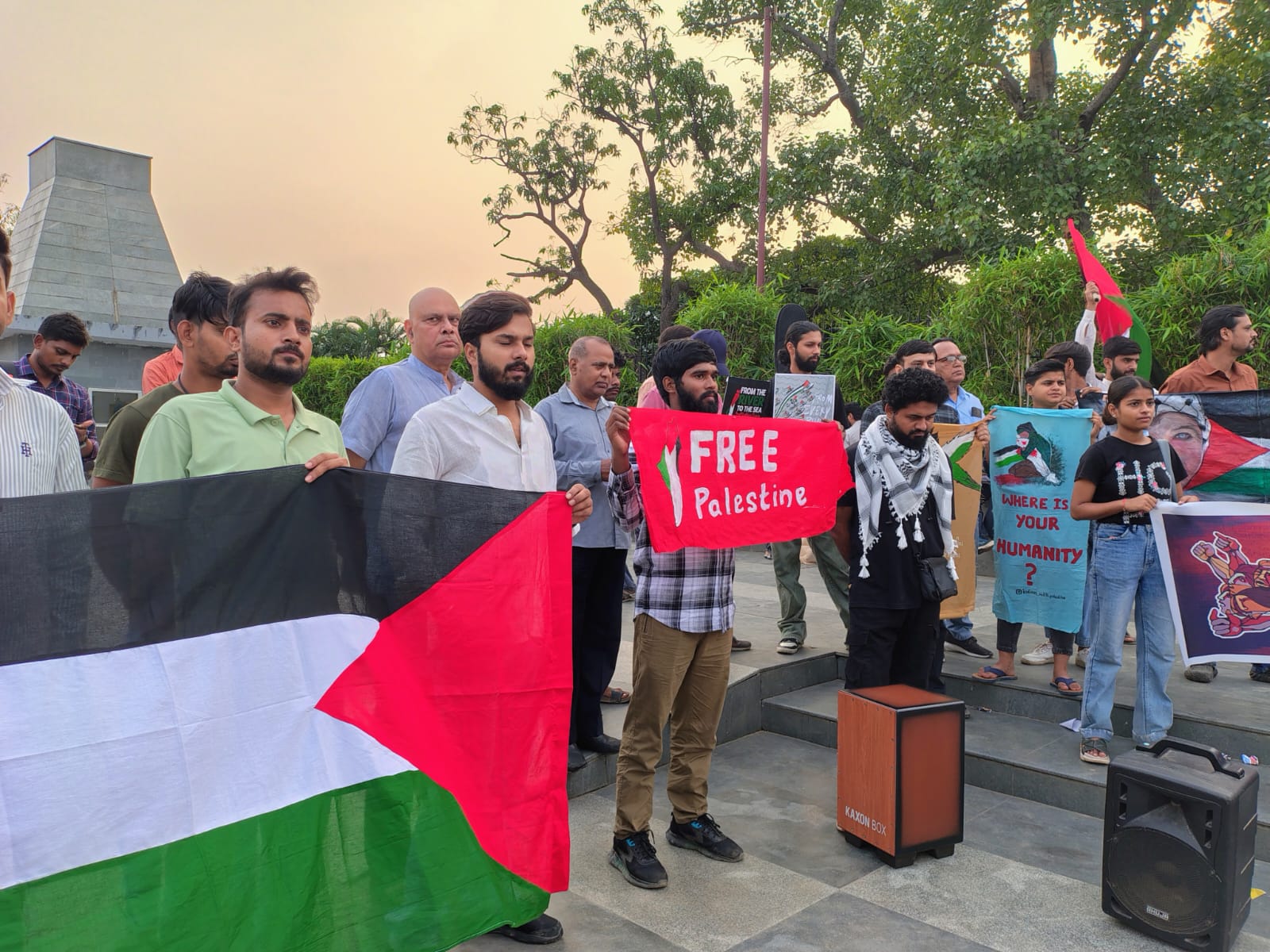 Peaceful Pro-Palestine Demonstration Held at Patna’s Buddha Smriti Park