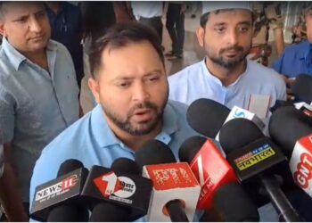 Tejashwi Yadav Launches Bihar Election Campaign, Pledges to Fulfil Every Promise: “If I Become CM, 140 Million Biharis Will Be Chief Ministers with Me”