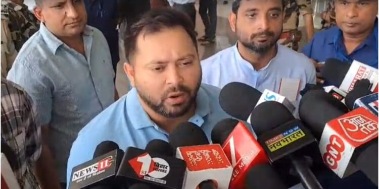 Tejashwi Yadav Launches Bihar Election Campaign, Pledges to Fulfil Every Promise: “If I Become CM, 140 Million Biharis Will Be Chief Ministers with Me”