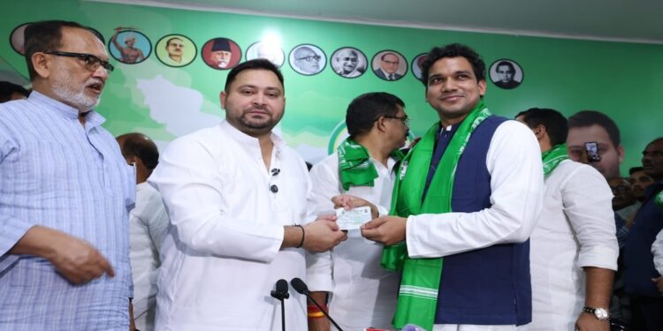 JD(U) MP’s Son Joins RJD as Tejashwi Yadav Targets Nitish Kumar’s Party Ahead of Bihar Polls
