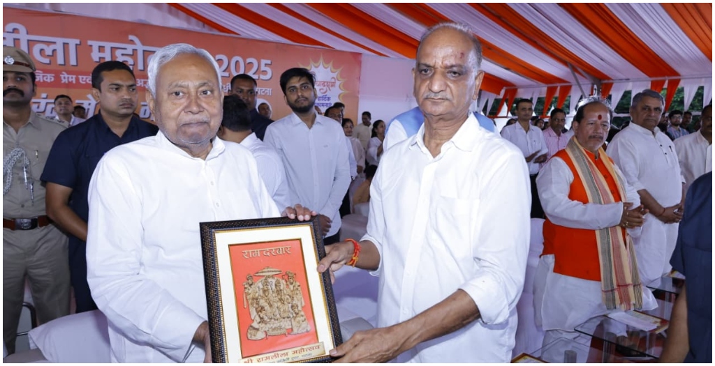 CM Nitish Kumar Leads Ravana Dahan in Patna, Calls for Peace and Harmony