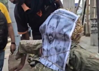 Sasaram Erupts in Protest as People Burn Pawan Singh’s Effigy Over Jyoti Singh Controversy