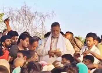 Bihar MP Pappu Yadav Faces FIR for Distributing Cash to Erosion Victims During Election Code of Conduct