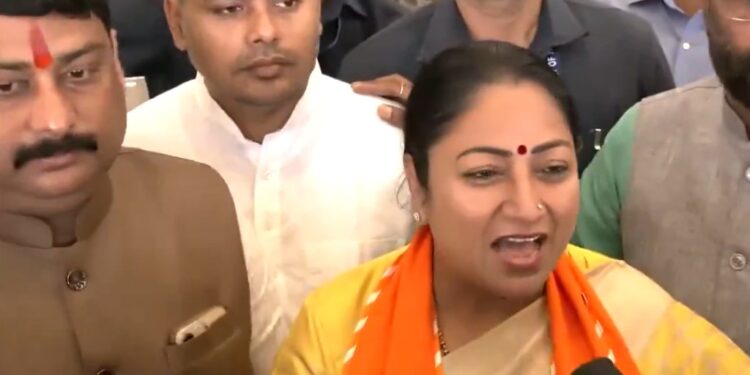 Delhi CM Rekha Gupta Visits Patna, Hails Bihar’s Development Ahead of Elections