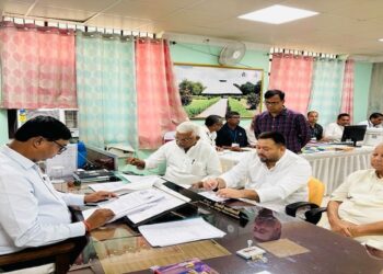 Tejashwi Prasad Yadav Files Nomination From Raghopur As Lalu Prasad, Rabri Devi And Misa Bharti Attend Show Of Strength