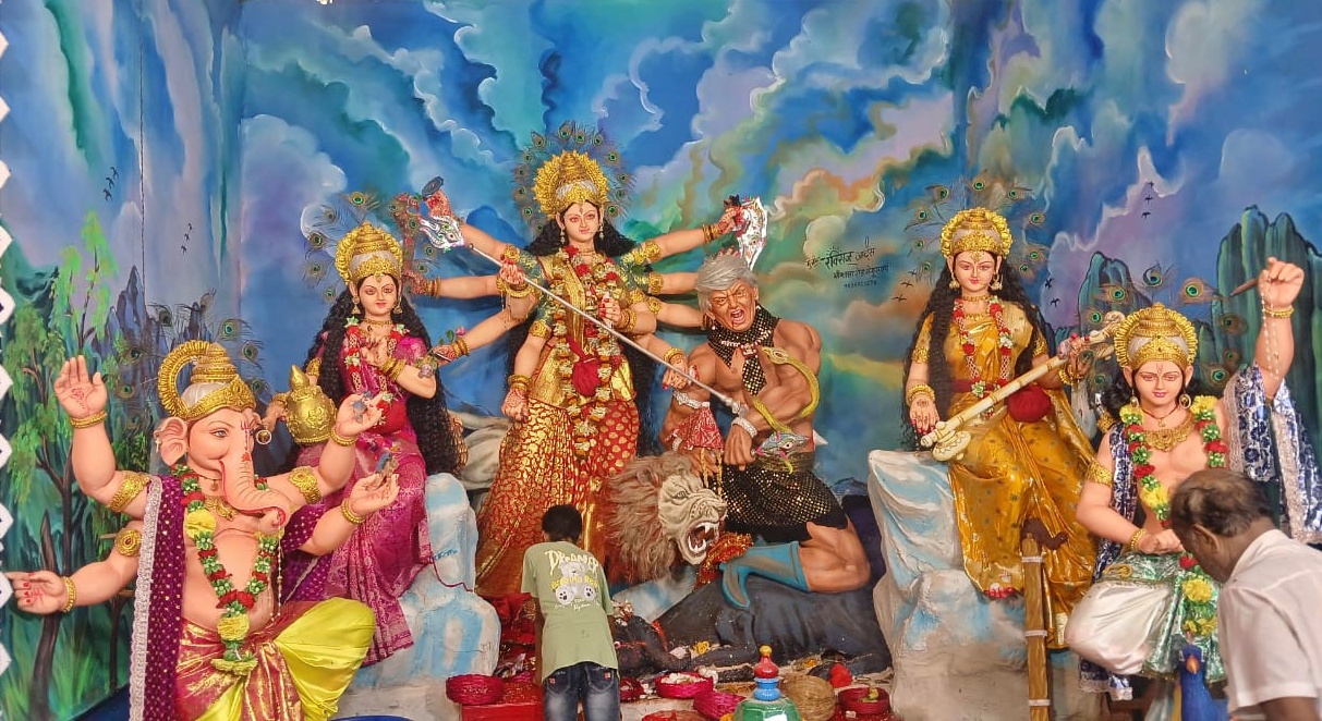 Durga Puja Pandal in Begusarai Depicts Donald Trump as Mahishasura