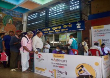 Akhand Jyoti Eye Hospital Conducts Free Eye Screenings for 10,000 People Across Bihar on World Sight Day