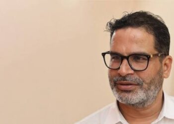 Crowd Awaits Prashant Kishor in West Champaran, But Jan Suraaj Leader Skips Rally Due to Time Constraints