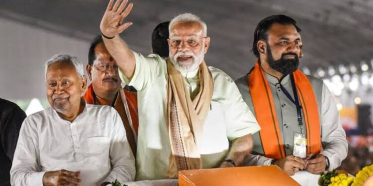 NDA Rift Deepens: Manjhi Backs Nitish, Threatens to Field Candidate Against Chirag Paswan