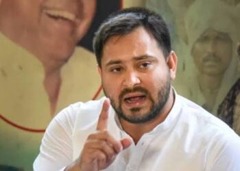 Tejashwi’s ‘Pledge Letter’ Sparks Hope in Bihar: Jobs, Quotas and Dignity for All