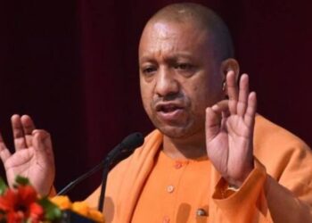 “They Bow Before Mafia And Aurangzeb”: Yogi Adityanath Slams Congress, RJD In Bihar Rally