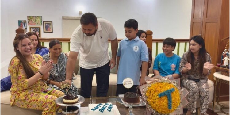 Tejashwi Yadav Celebrates 36th Birthday with Family; Supporters Bring Cash, Shawls and Bouquets