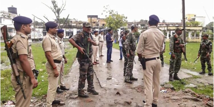 Bihar Election 2025: Armed Forces at Every Booth, Borders Sealed, 450,000 Security Personnel Deployed