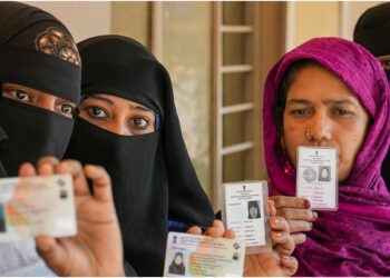 Election Commission Assigns Special Duty to Verify Women in Burqas, Anganwadi Workers Conduct Identity Checks