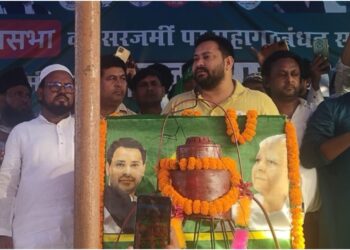 Tejashwi Yadav Predicts Nitish Kumar’s Exit, Says Amit Shah’s Remark Exposes NDA Infighting