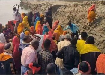 Bihar Elections 2025: Voters Brave Rivers and Tough Roads to Cast Their Ballots in Bihpur