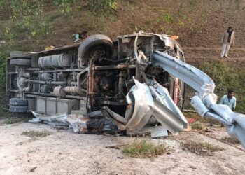 Pilgrim Bus Falls 20ft Into Ravine on Patna–Mokama Four-Lane; Woman Dead, 25 Injured