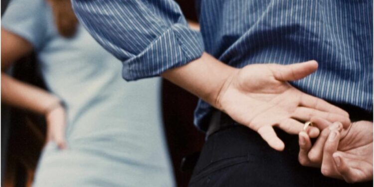 Bihar Women Troubled by Husbands’ Extramarital Affairs, 10 Complaints Filed Daily with Women’s Commission