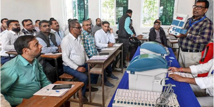Bihar Election Results: EVM Vote Counting to Begin at 8:30am, 5 Crore Votes to Be Tallied Across 4,372 Tables