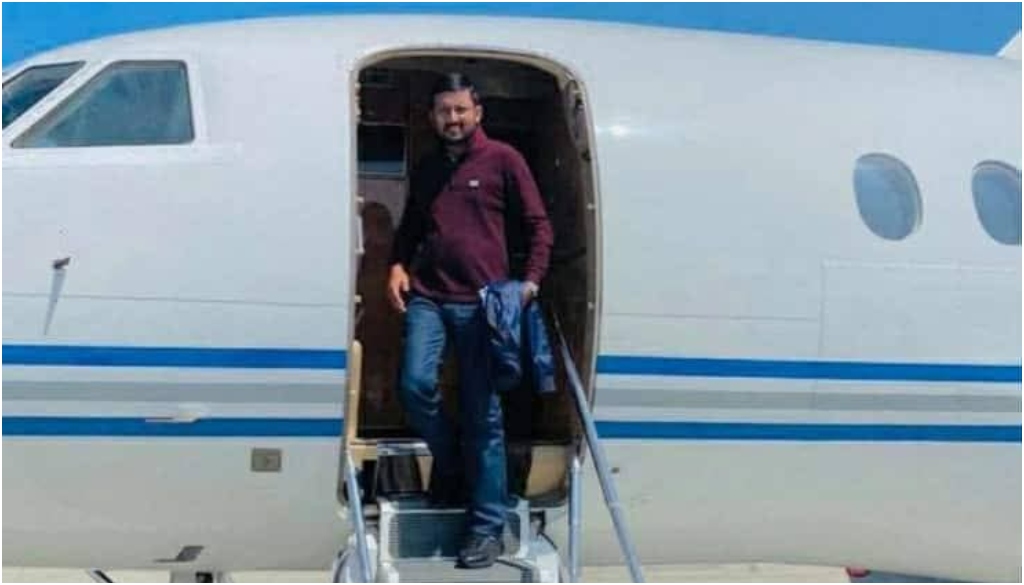 Photos of Sanjay Yadav and Rameez’s Lavish Holidays Go Viral, Showing Luxury Hotels, Yachts and Foreign Pubs