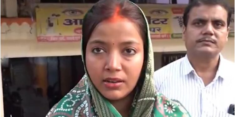 As Voting Begins, Pawan Singh’s Wife Jyoti Apologises to Karakat Voters Over Limited Campaigning