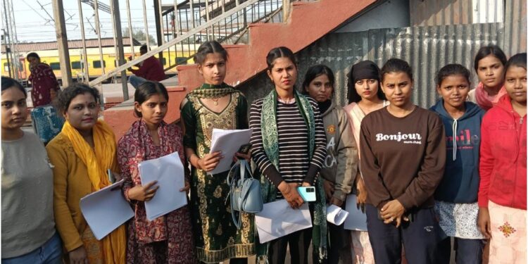 17 Bihar Girls Depart for Bengaluru to Join Tata–Apple Mobile Manufacturing Internships Under CM Pratigya Scheme