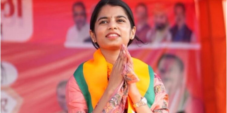 Bihar’s Youngest MLA Maithili Thakur Starts Work Without Taking Oath, Says She Has “Forgotten the Word ‘Vacation’”