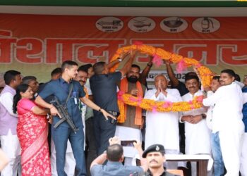 Bihar Elections: Nitish Kumar Showers Praise on Deputy CM Samrat Choudhary at Munger Rally