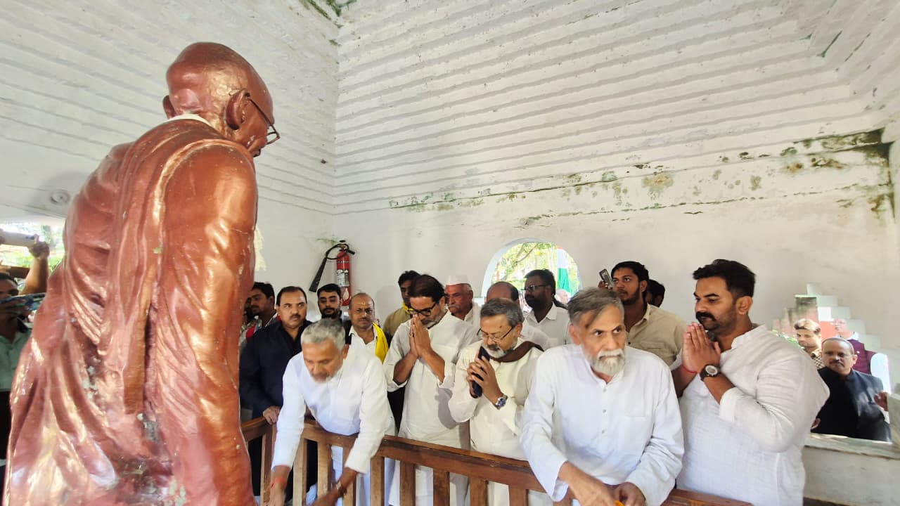 Prashant Kishor Begins Day-Long Silent Fast at Bhitiharwa Gandhi Ashram After Poll Debacle