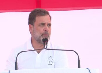 “‘You Built Dubai, But Bihar Is Left Behind’: Rahul Gandhi Fires Up Crowd as Congress Candidate Weeps”