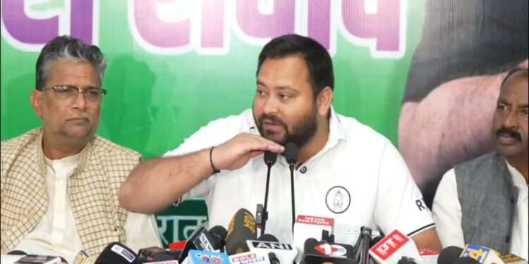 Tejashwi Yadav Claims He Will Take Oath as Bihar Chief Minister on November 18, Says Change Is Inevitable