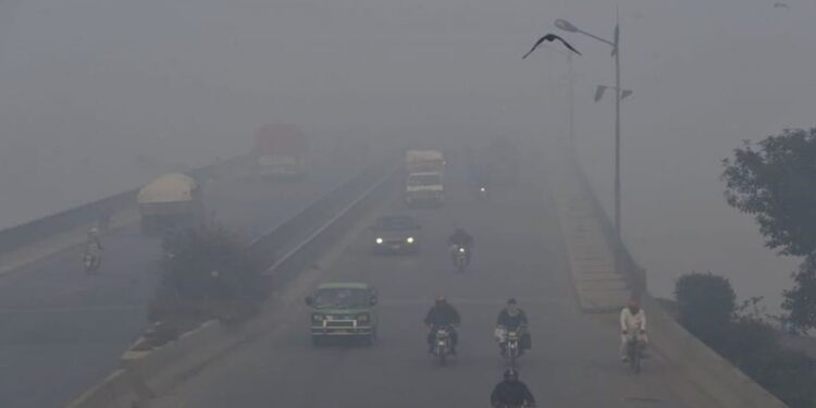 Toxic Air Worsens Health in Bihar — Danapur, Gandhi Maidan, and Ara Most Polluted, Kishanganj Cleanest