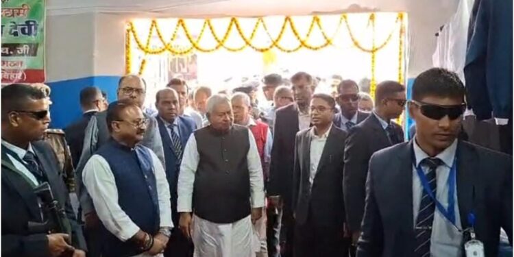 CM Nitish Kumar Visits Sonepur Fair After 20 Years, Takes Special Interest in Art, Crafts and Safety Exhibitions