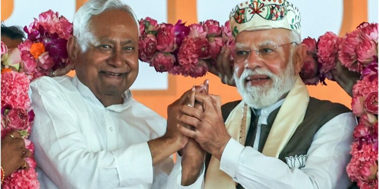 CM Nitish Kumar Meets PM Modi Amid Hijab Row, Discusses Cabinet Expansion and Financial Policy Issues in 30-Minute Talk